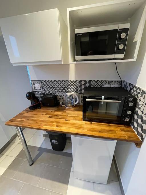 Le Sunny-Hyper Centre -Proche Gare - Paisible -Wifi Hd -Netflix-Ideal Couple Business Et Famille Niort Exterior foto